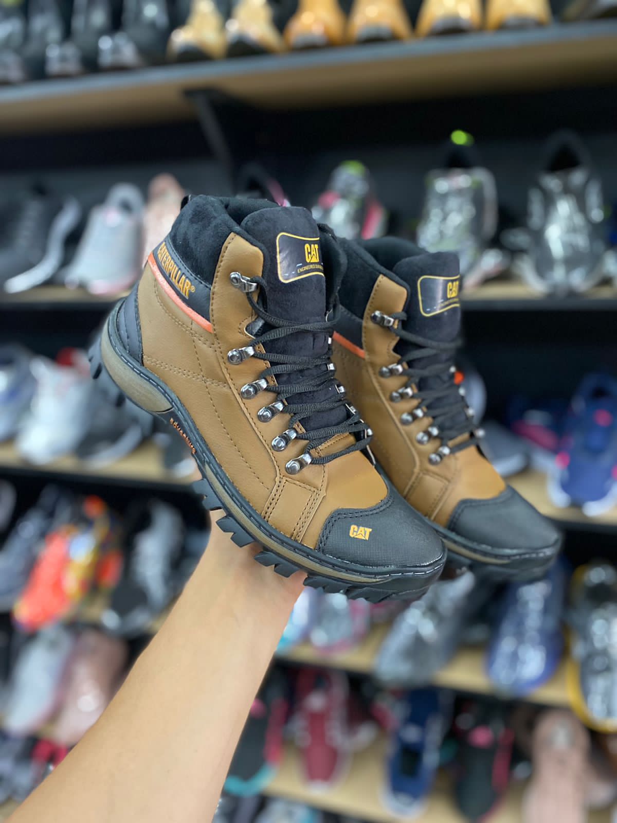 BOTA CATERPILLAR COURO – Guepardo Shoes