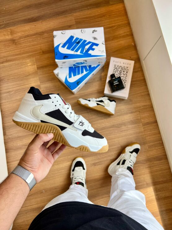 Bota Nike Travis Scott x Air Jordan Jumpman Jack TR Sail