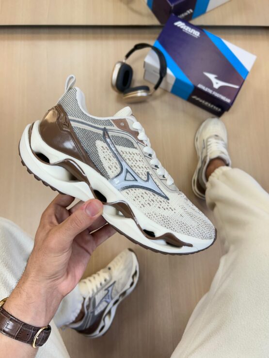Mizuno wave Stratos 3