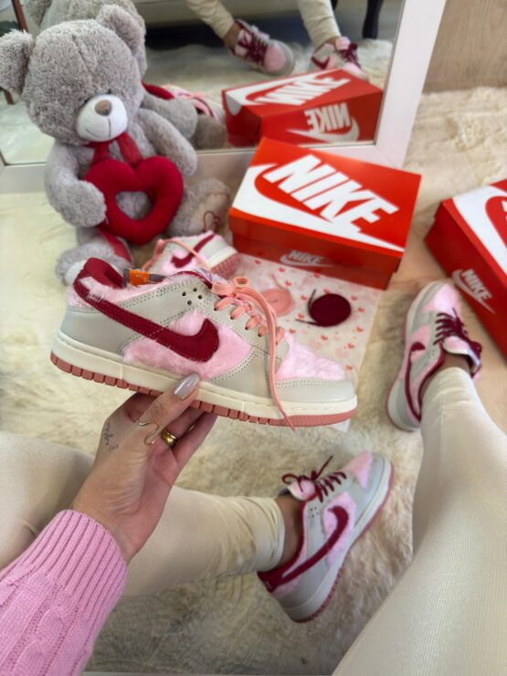 Sb Dunk Valentine’s Day Peluciado