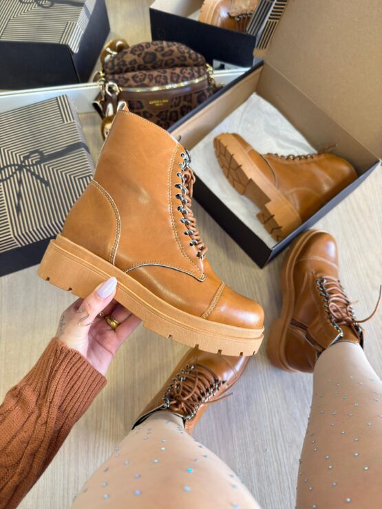 Bota tratorada Prada - Image 2